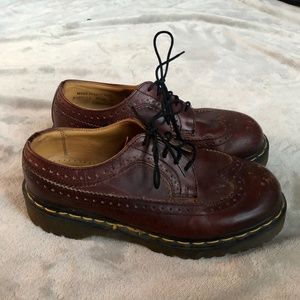 Dr. Martens 3989 Vintage Made in England Brogue Wingtip Oxford Shoes